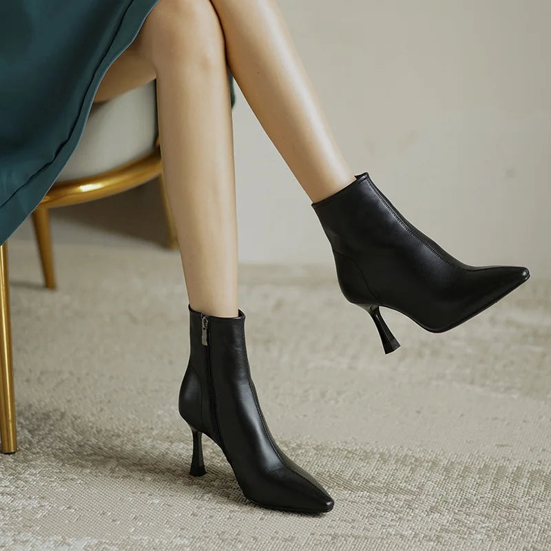 Orthopädische spitze Stiefeletten
