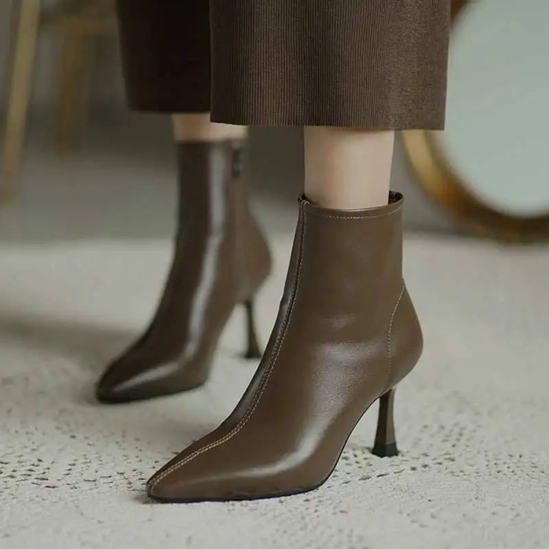 Orthopädische spitze Stiefeletten