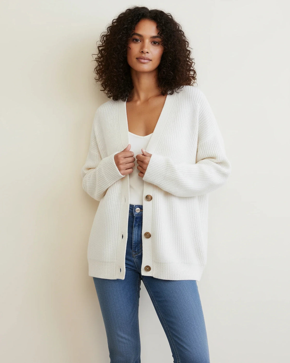Oversized Damen-Strickjacke mit V-Ausschnitt und Knöpfen