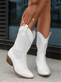 Perforierte Stiefel im Western-Stil