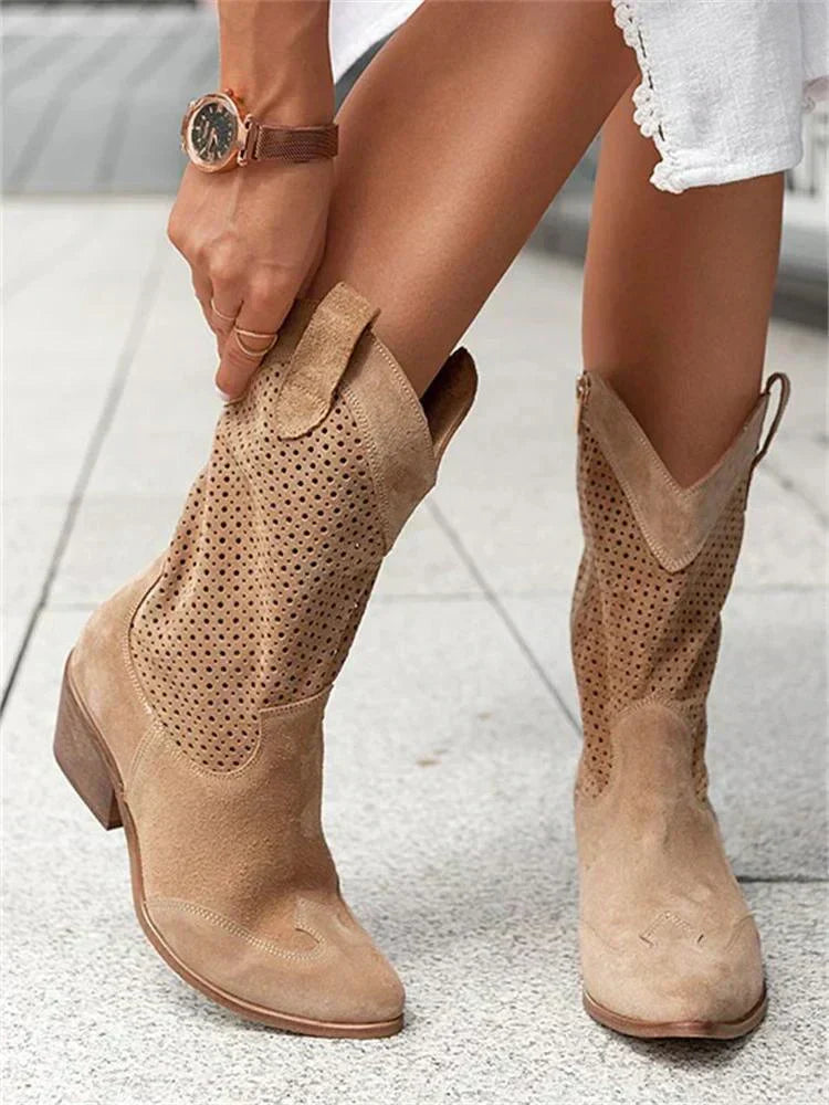 Perforierte Stiefel im Western-Stil