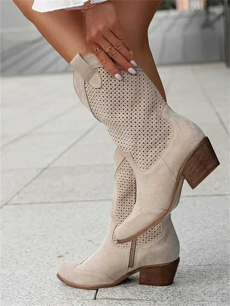 Perforierte Stiefel im Western-Stil