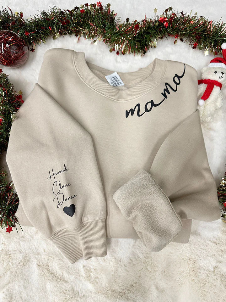 Personalisierbarer Hoodie mit Namen auf dem Ärmel