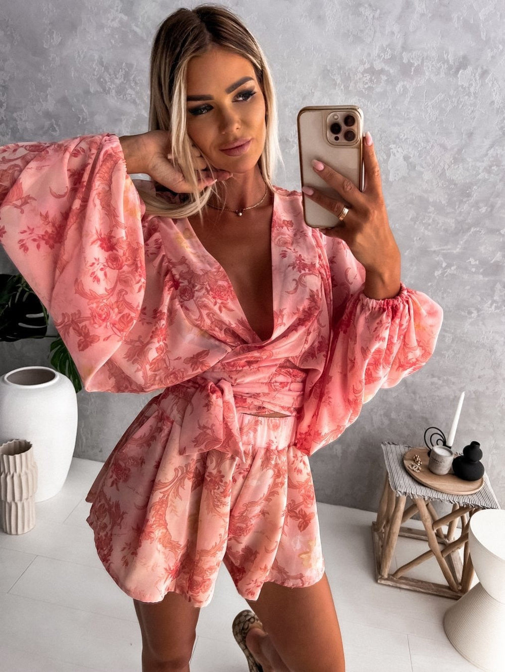 Playsuit mit Tropen-Print im sommerlichen Stil