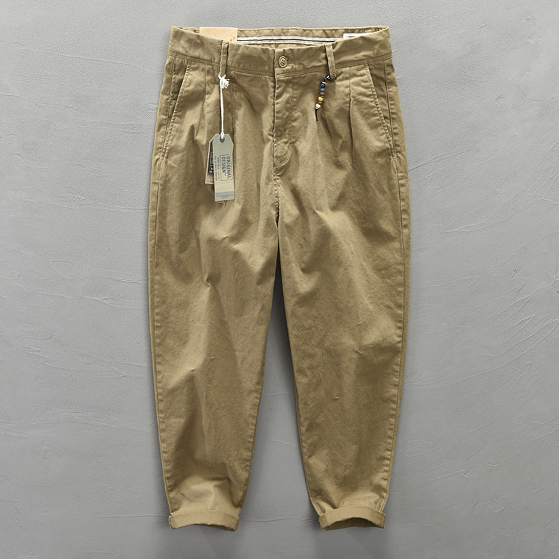 Plissierte, verkürzte Karottenhose für Herren