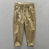 Plissierte, verkürzte Karottenhose für Herren