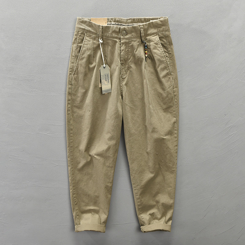 Plissierte, verkürzte Karottenhose für Herren