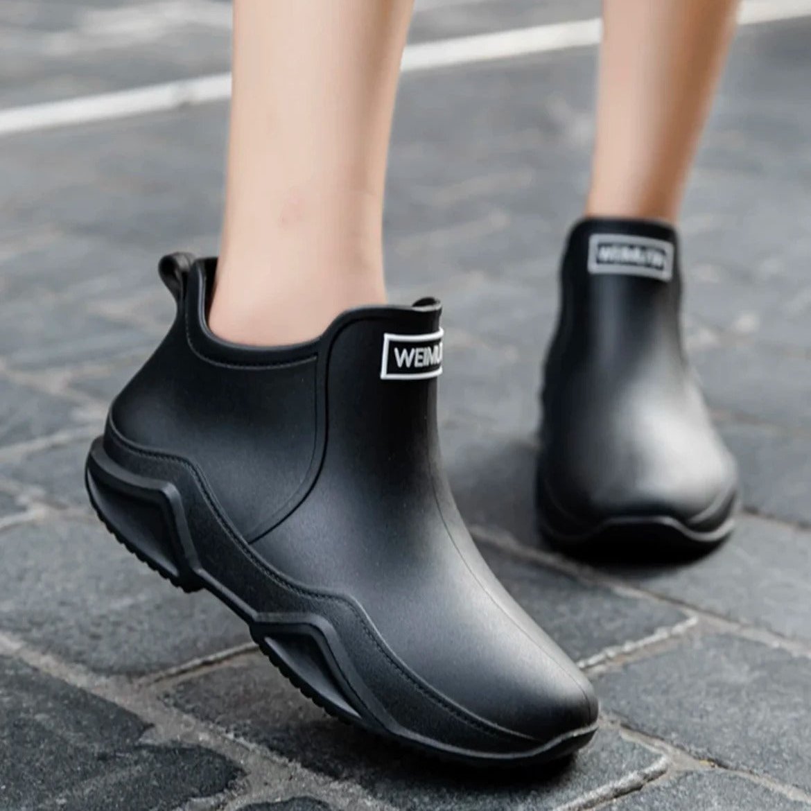 Regendichte, rutschfeste Gummistiefel