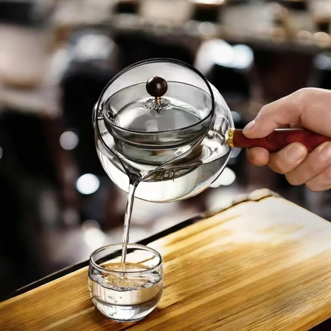 Rotierende Teekanne aus Glas
