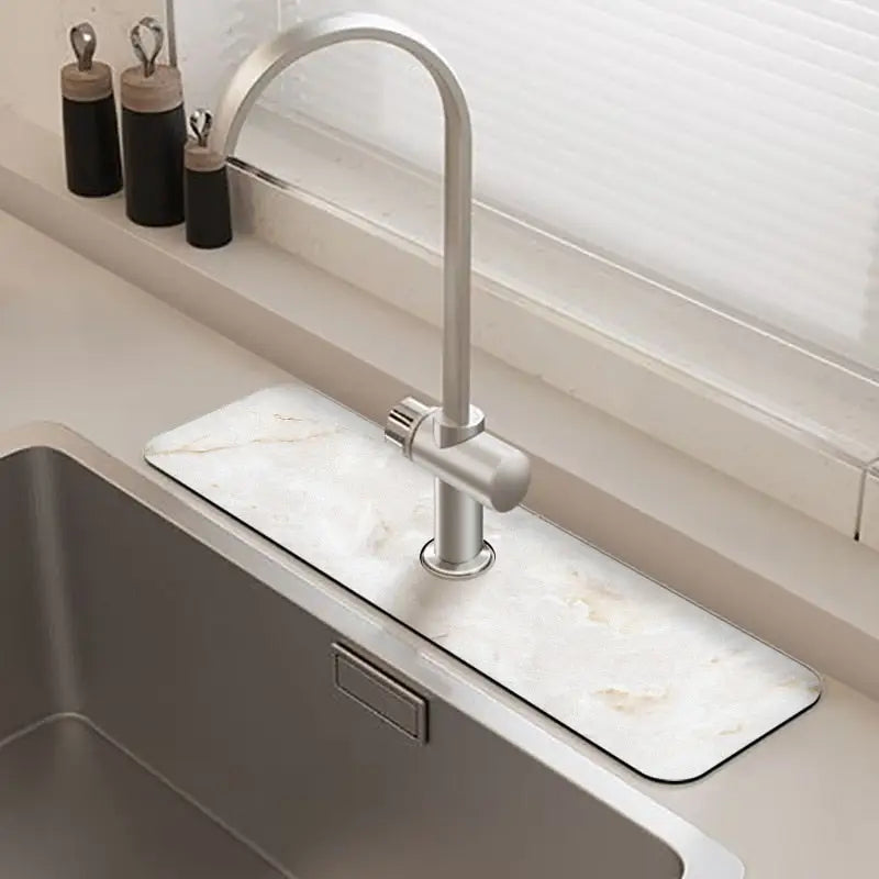 Saugfähige Matte für den Wasserhahn