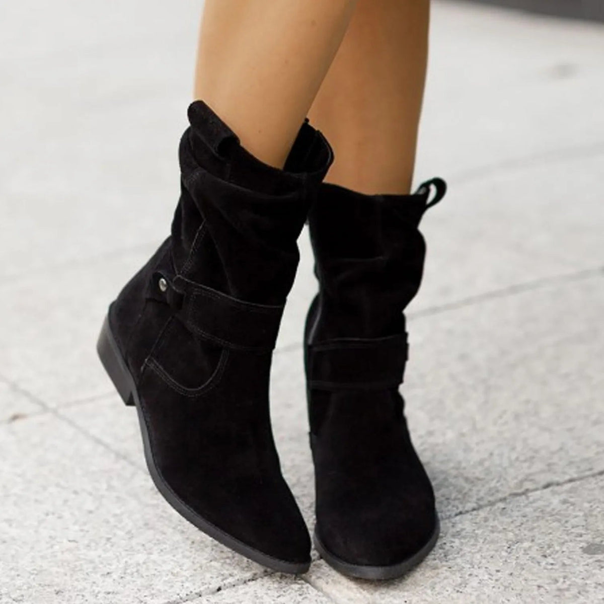 Schicke Damenstiefel – perfekt für die Arbeit oder Freizeit-Outfits