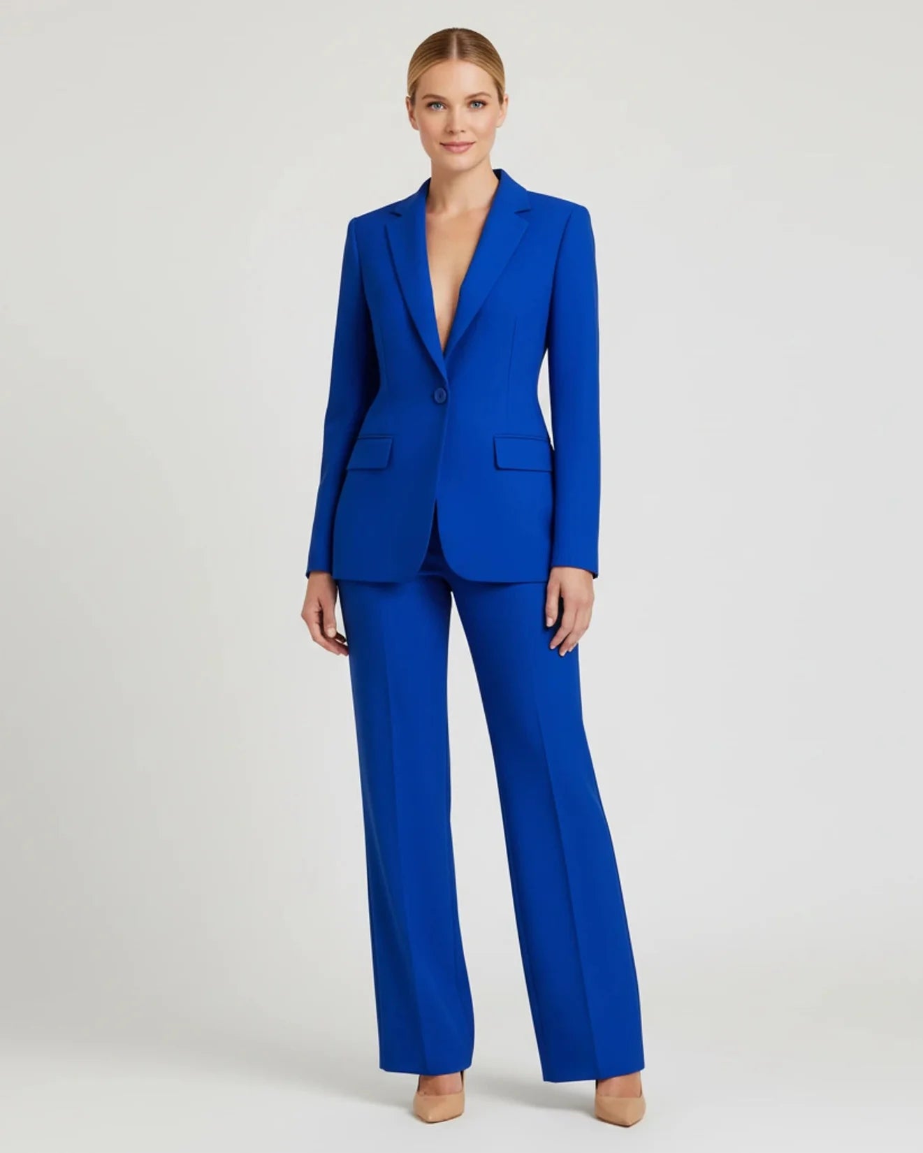 Schickes, tailliertes Hosenanzug-Set mit langem Blazer für Damen