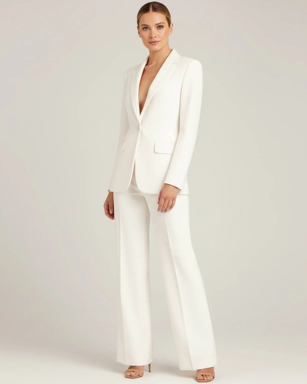 Schickes, tailliertes Hosenanzug-Set mit langem Blazer für Damen