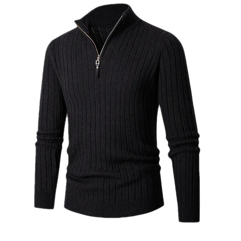 Schmal geschnittener Herrenpullover mit Stehkragen und Reißverschluss