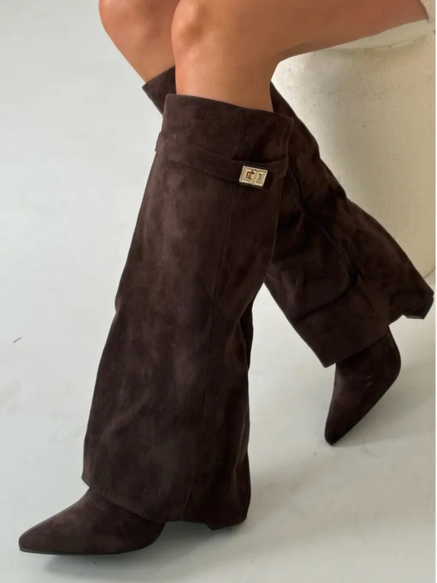 Schwarze kniehohe Damenstiefel mit goldenen Details