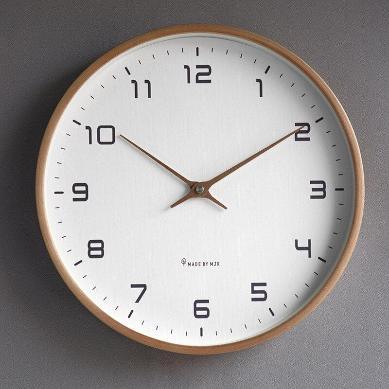 Skandinavische Wanduhr aus Holz – Eleganter Minimalismus