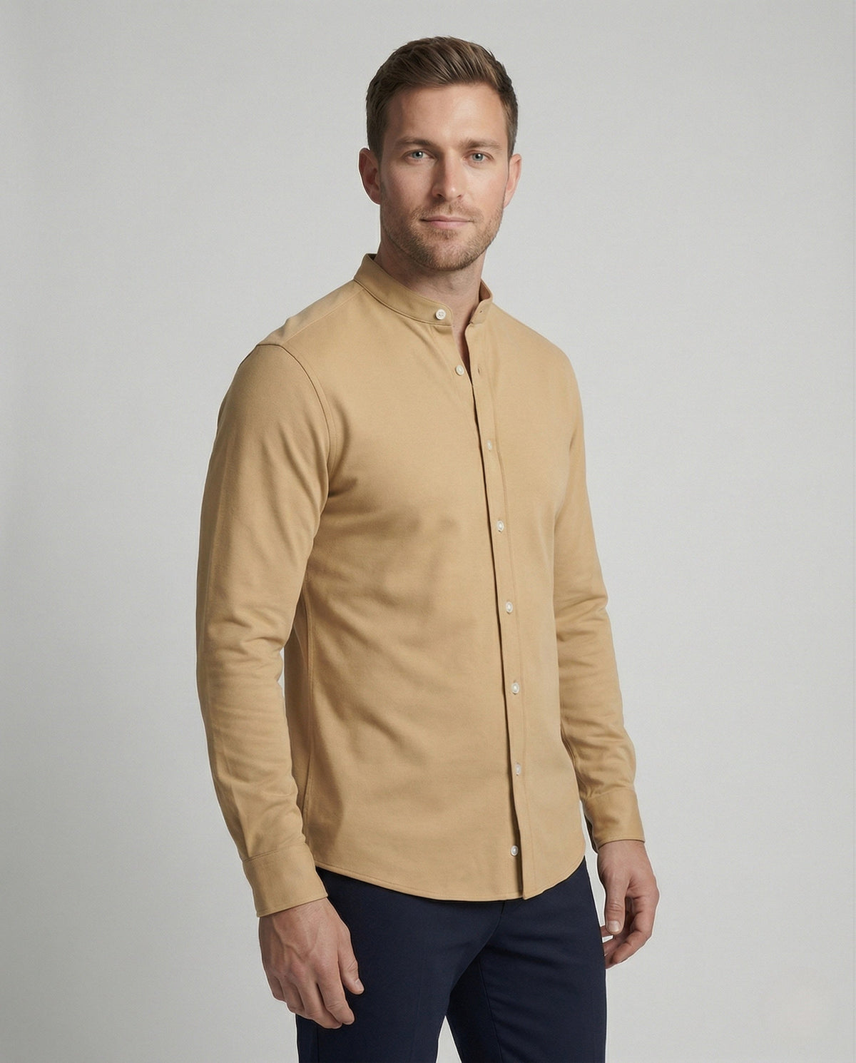 Slim-Fit-Herrenhemd mit Stehkragen
