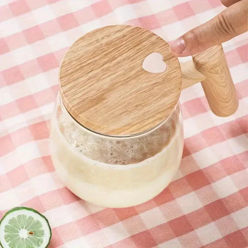 Smarter selbstrührender Becher