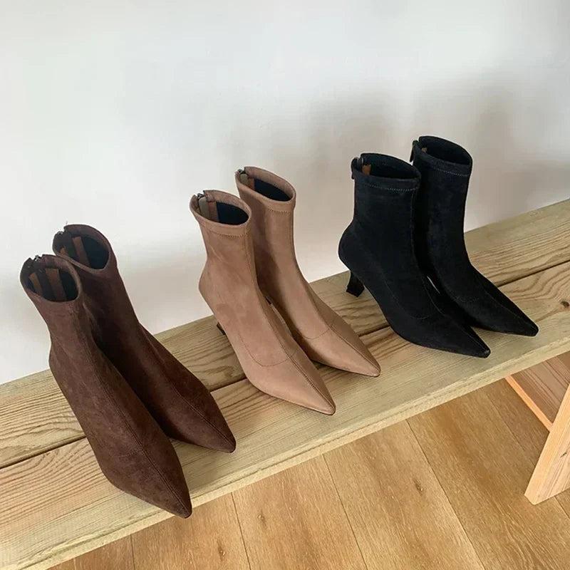 Spitze Damenstiefeletten mit Absatz