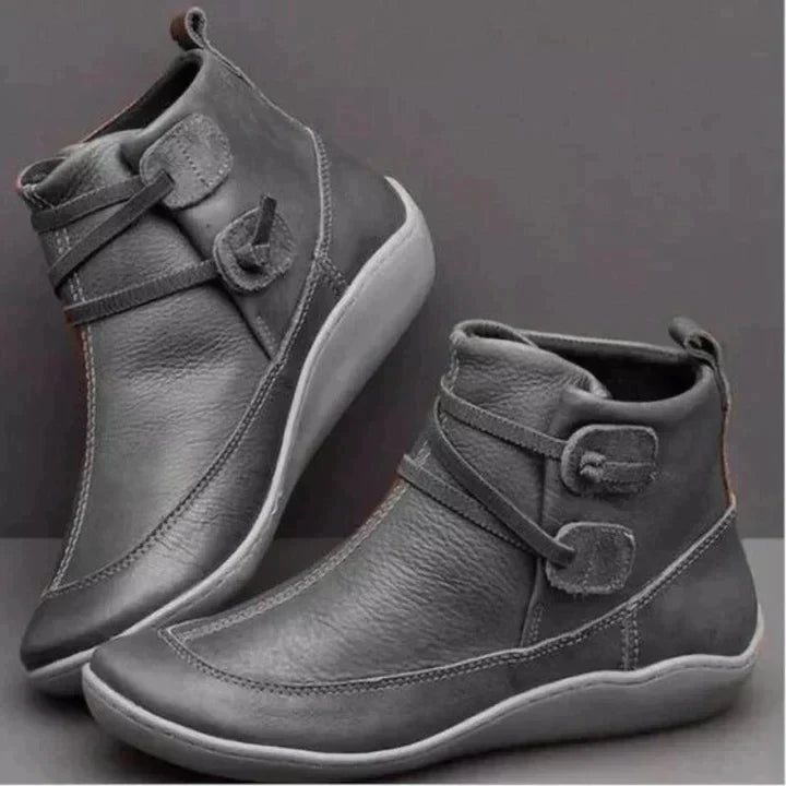 Stiefeletten mit Unterstützung für den Alltag