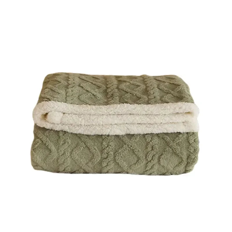 Stilvolle Winterdecke aus dicker Lammwolle mit elegantem Akzent
