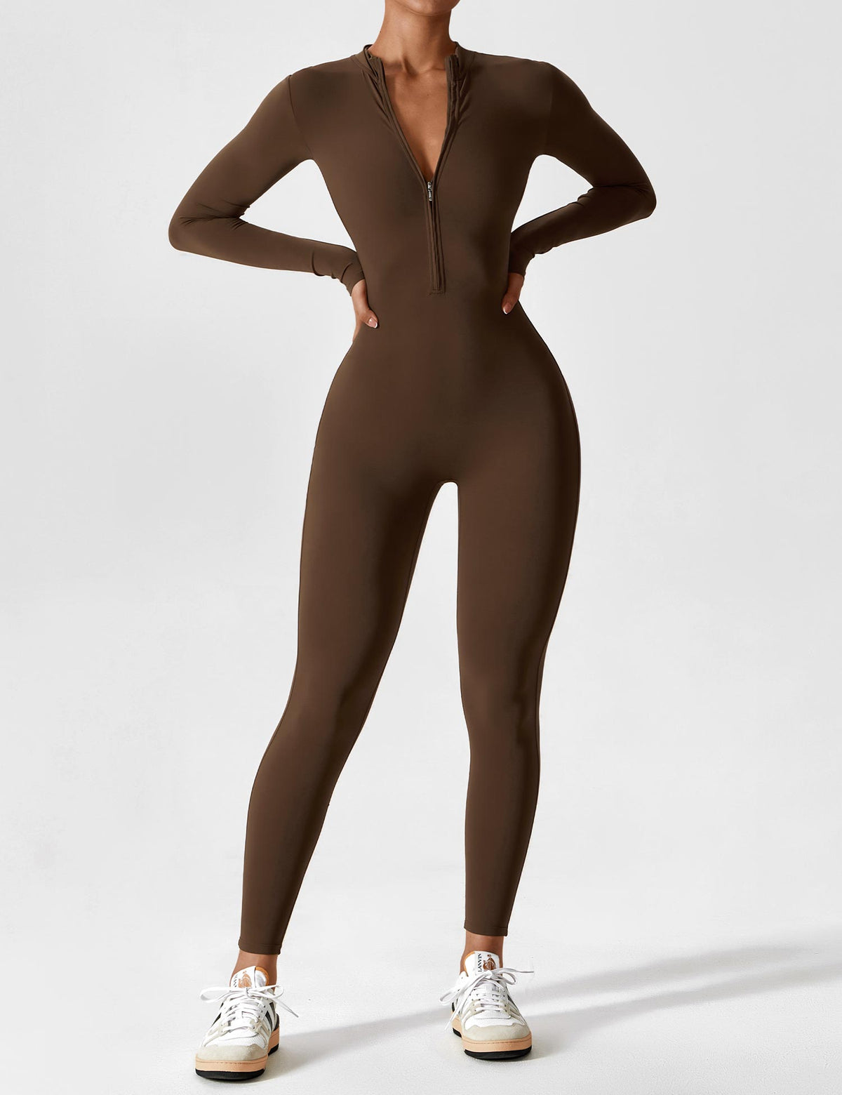 Stilvoller langärmliger Jumpsuit mit Stehkragen für Damen