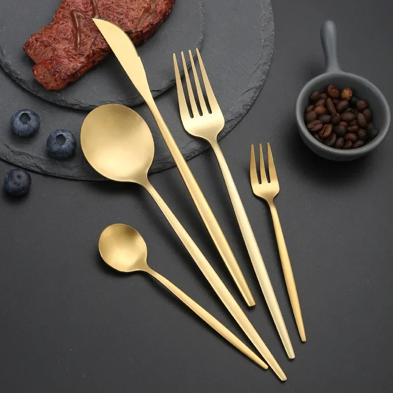 Stilvolles Edelstahl-Besteckset in zeitlosem Design, 30-teilig