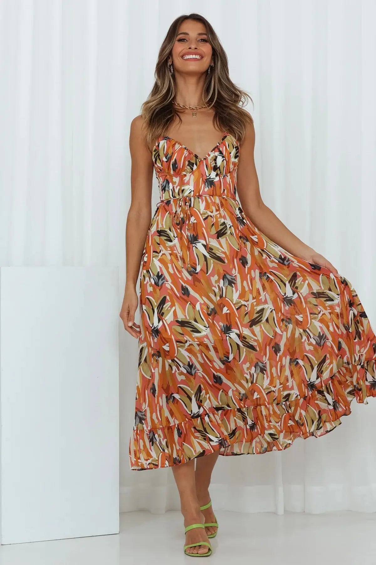 Stilvolles, elegantes Midikleid