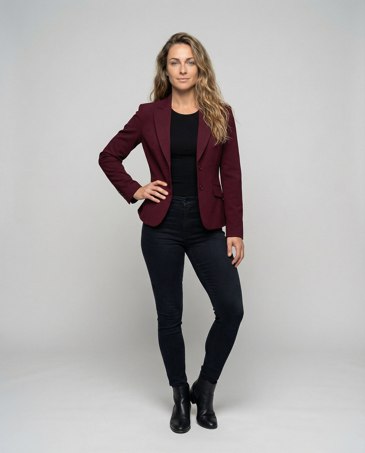 Taillierter Damen-Businessblazer mit Schößchen