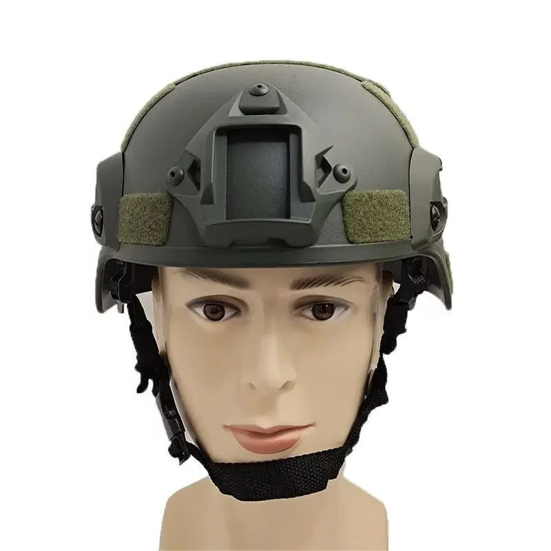 Taktischer Outdoor-Helm für das Training