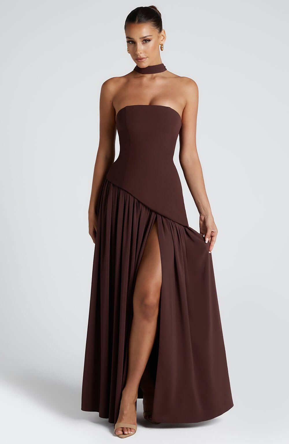Trägerloses Damen-Maxikleid mit hohem Schlitz