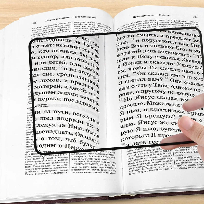 Ultradünne Leselupe im A5-Format für entspanntes Lesen