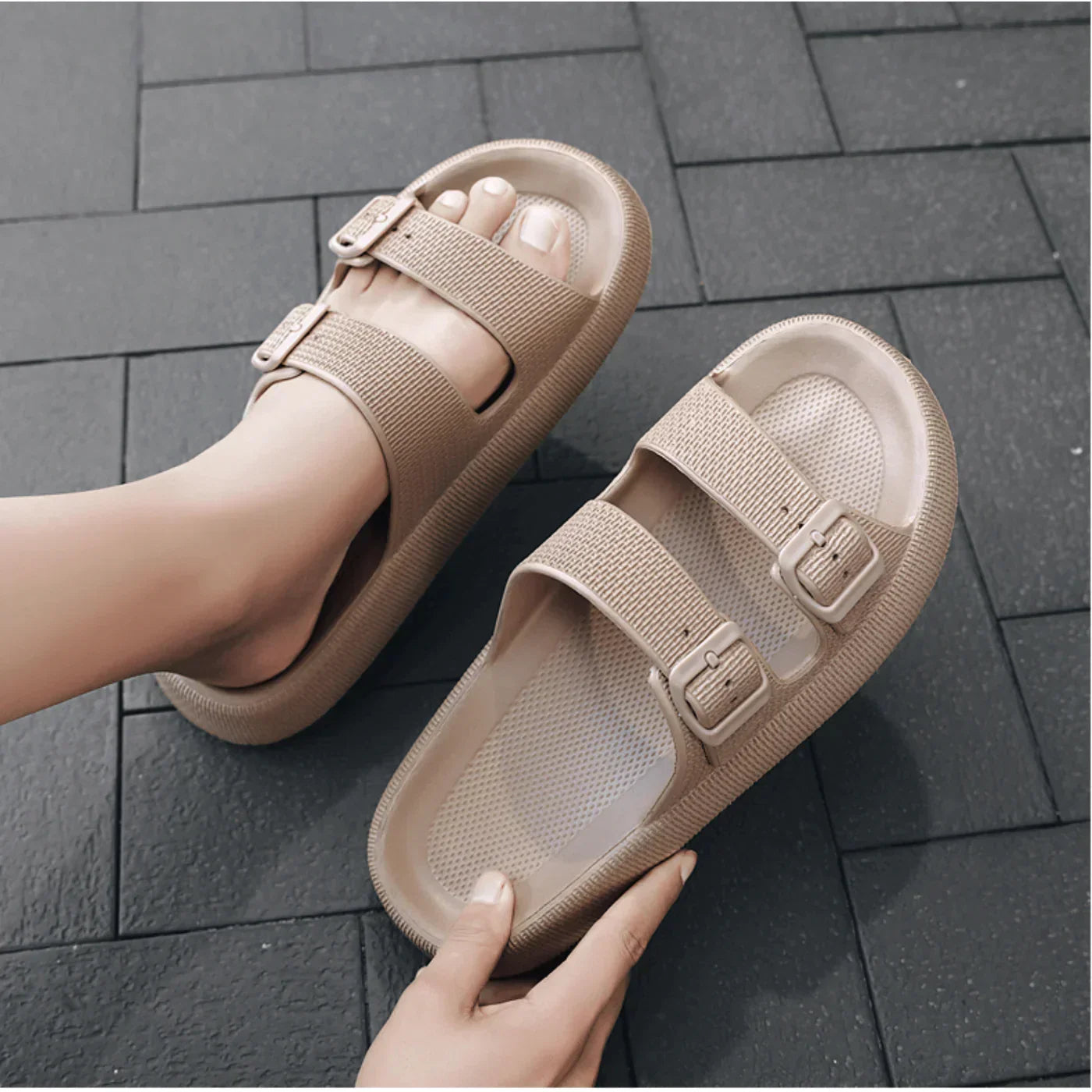 Ultrasofte, verstellbare Komfort-Sandalen