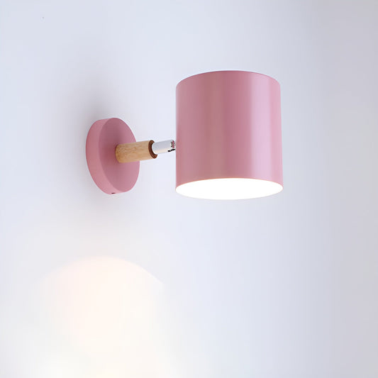 Verstellbare Wandleuchte im skandinavischen Pastell-Design