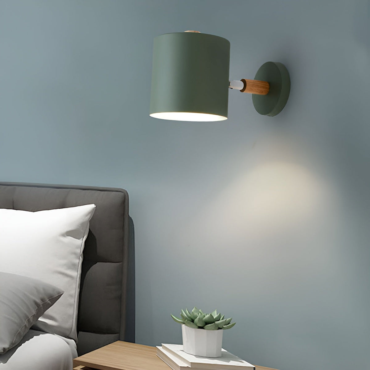 Verstellbare Wandleuchte im skandinavischen Pastell-Design