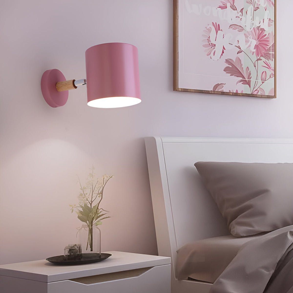 Verstellbare Wandleuchte im skandinavischen Pastell-Design