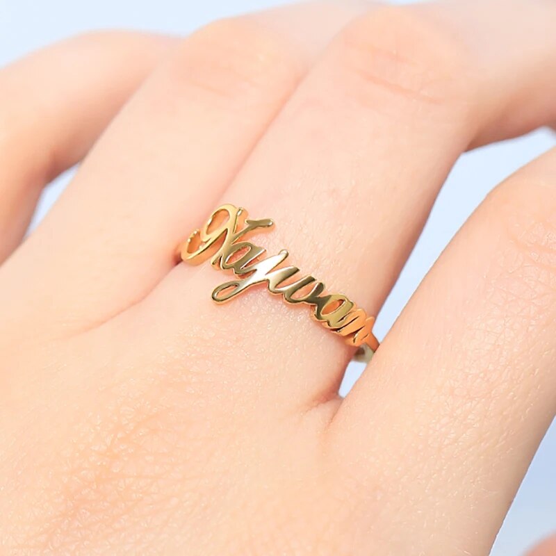 Verwandeln Sie Liebe und Erinnerungen in ein einzigartiges Schmuckstück, bei dem jeder Ring seine eigene Geschichte erzählt