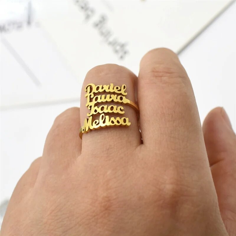 Verwandeln Sie Liebe und Erinnerungen in ein einzigartiges Schmuckstück, bei dem jeder Ring seine eigene Geschichte erzählt