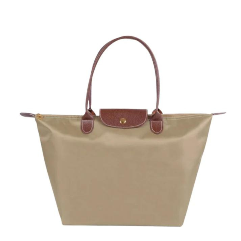 Vielseitige Handtasche aus Kunstleder mit eleganter Oberfläche