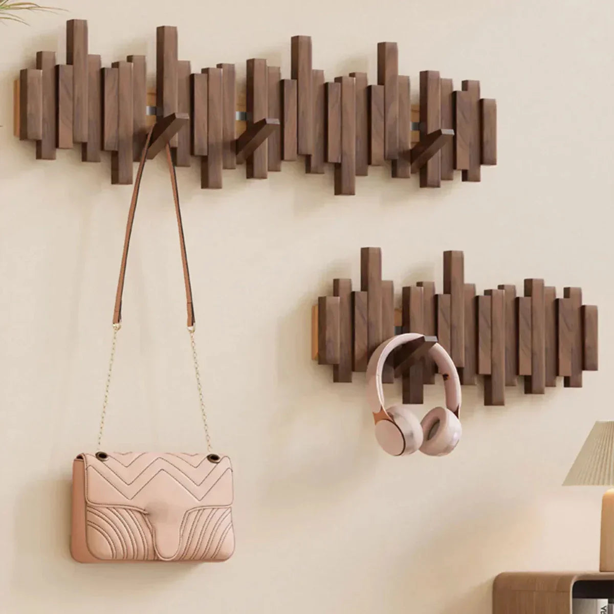 Wandhaken aus Holz im Klavier-Design