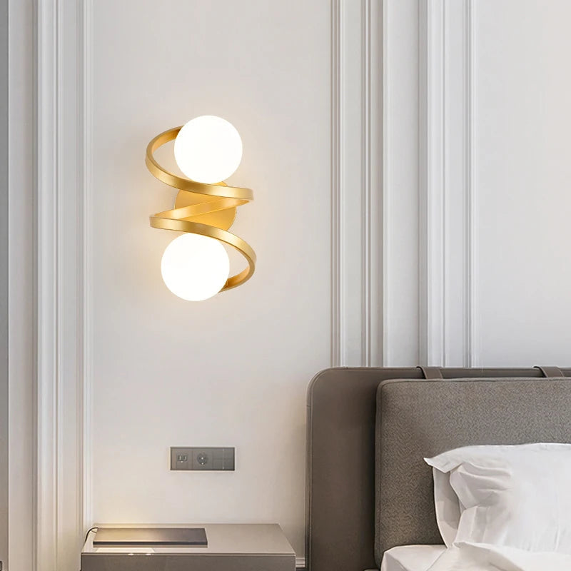 Wandleuchte Astra im modernen Kugeldesign mit LED