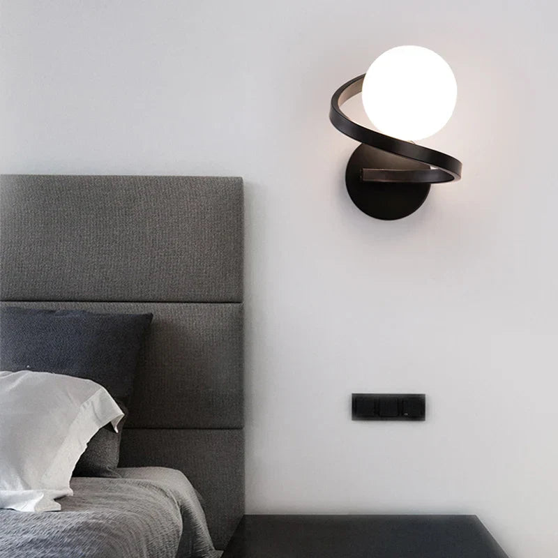 Wandleuchte Astra im modernen Kugeldesign mit LED