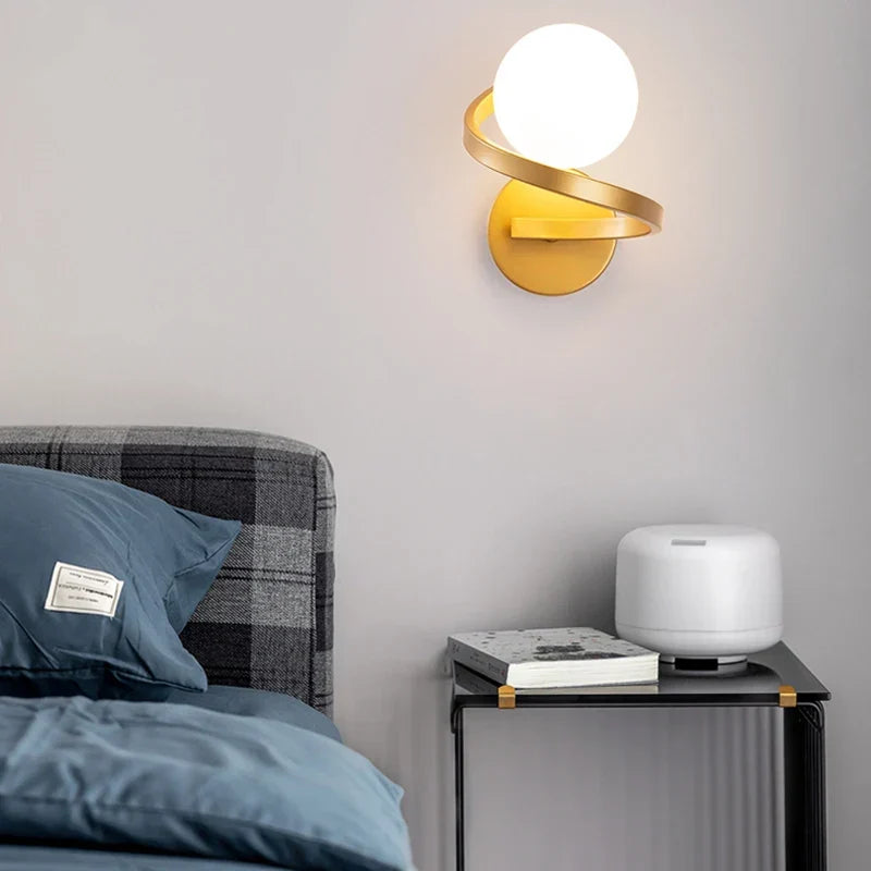 Wandleuchte Astra im modernen Kugeldesign mit LED