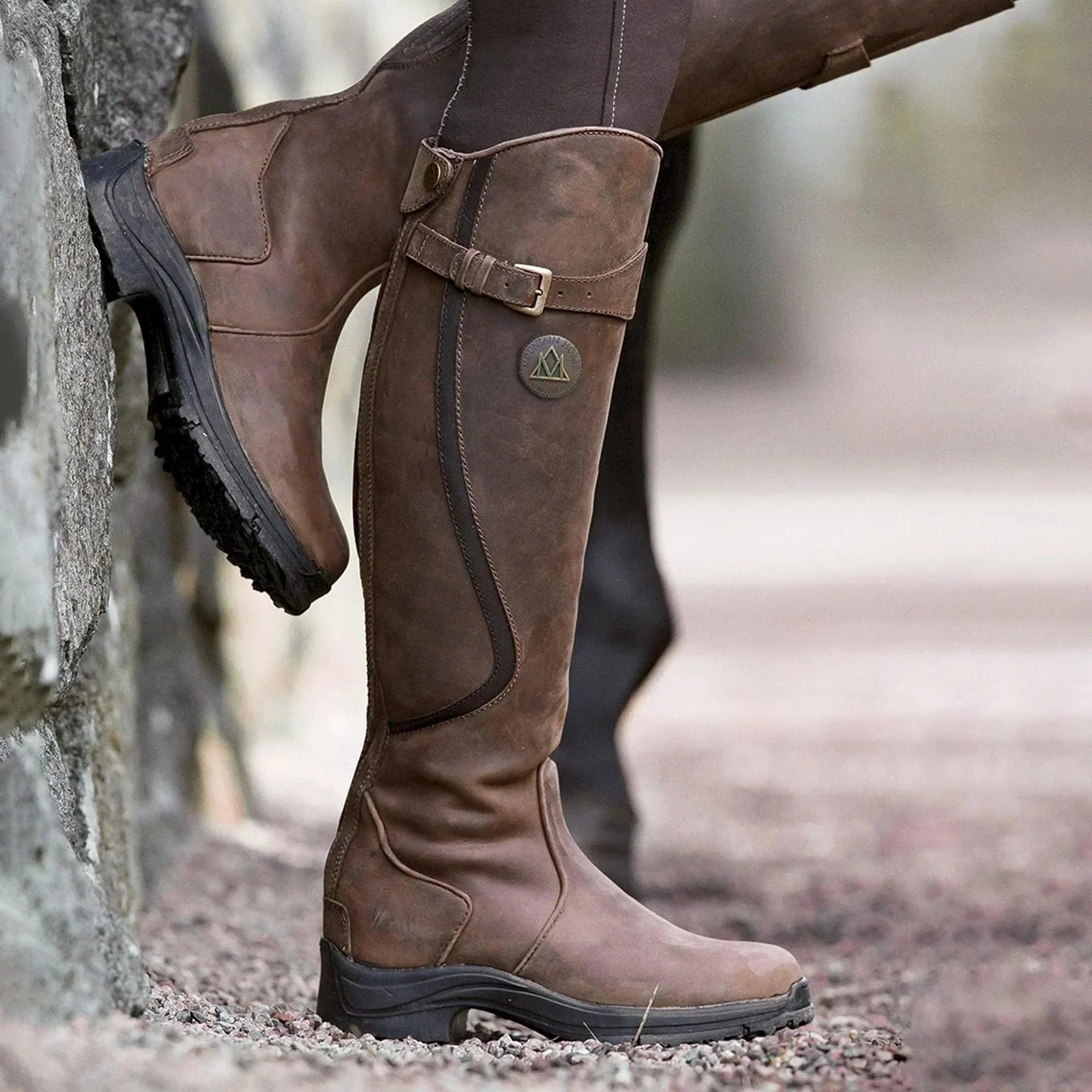 Wasserdichte Damen-Winterreitstiefel mit hohem Schaft und Schnallendetail