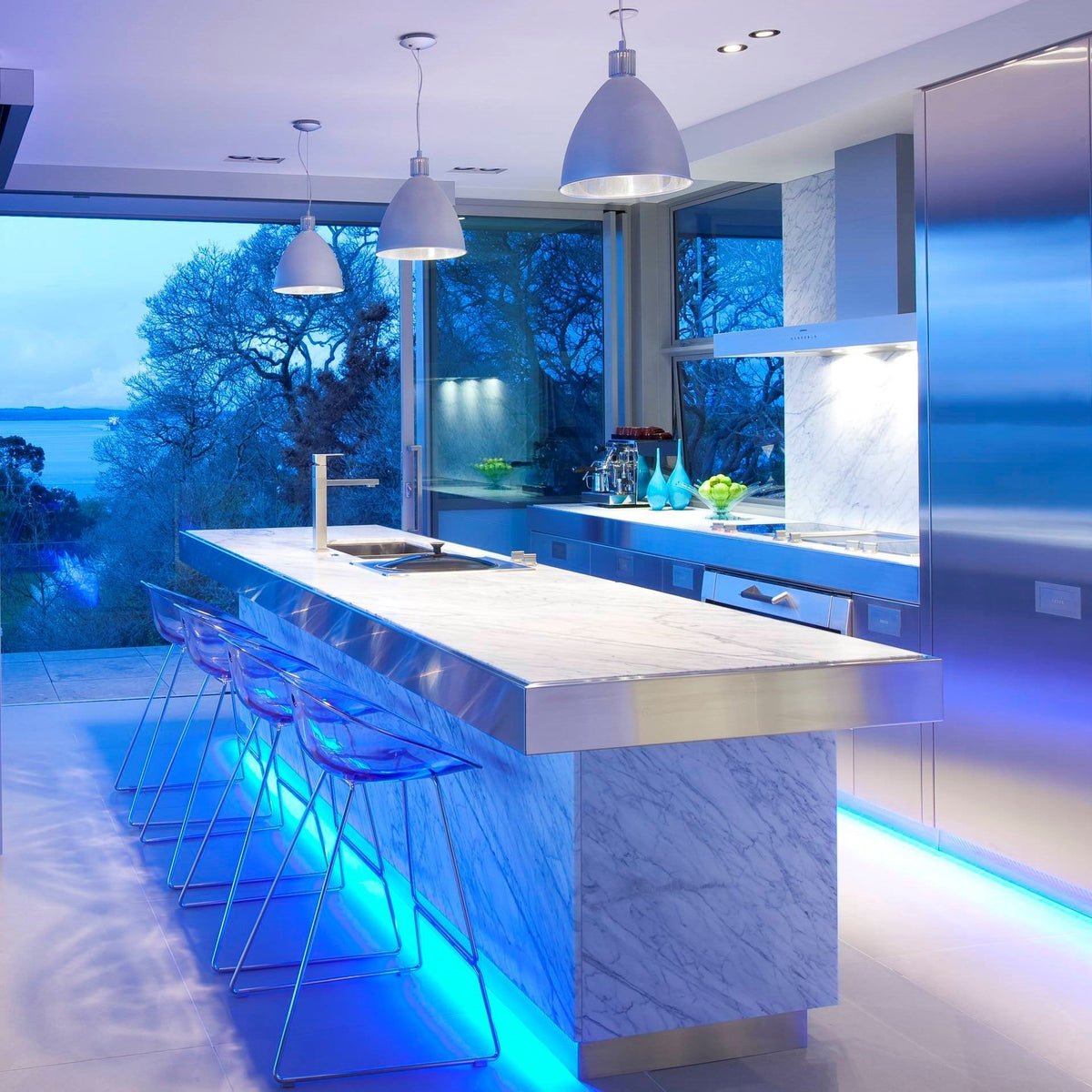 Wasserdichter LED-Streifen mit Farbwechsel und Fernbedienung