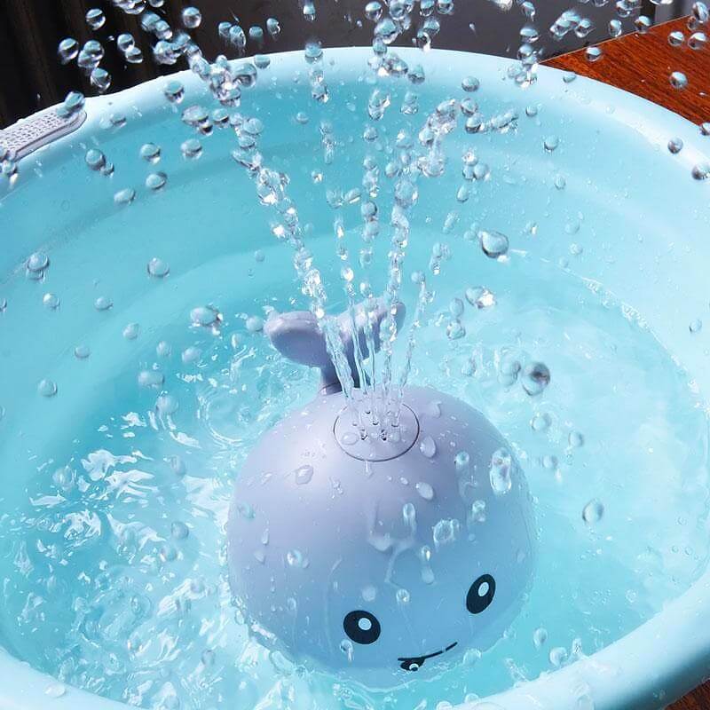 Wassersprühendes Wal-Badespielzeug