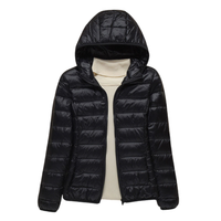 Wattierte Damenjacke mit Kapuze