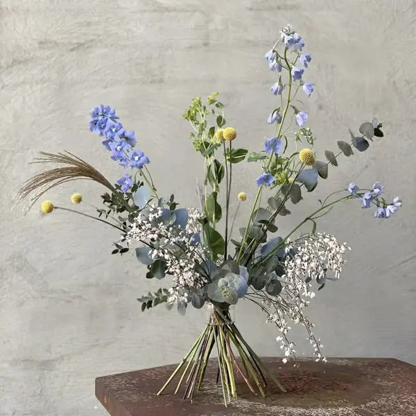 Wiederverwendbarer Vaseneinsatz zum Blumenarrangieren für aufrechte, frisch wirkende Sträuße