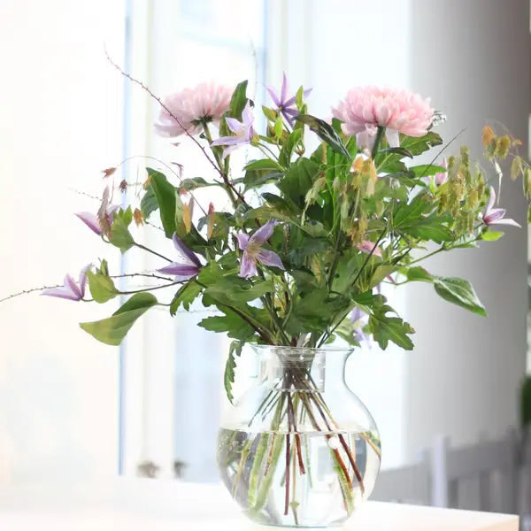 Wiederverwendbarer Vaseneinsatz zum Blumenarrangieren für aufrechte, frisch wirkende Sträuße