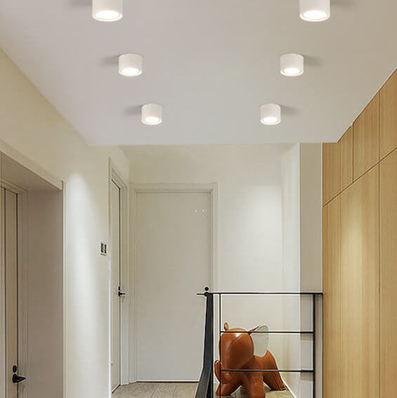 Zylindrischer LED-Deckenstrahler im verstellbaren Spotlight-Design